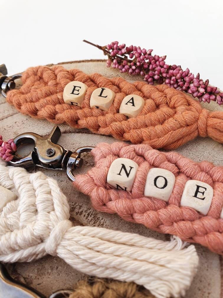 Makramee Schlüsselanhänger personalisiert mit Namen