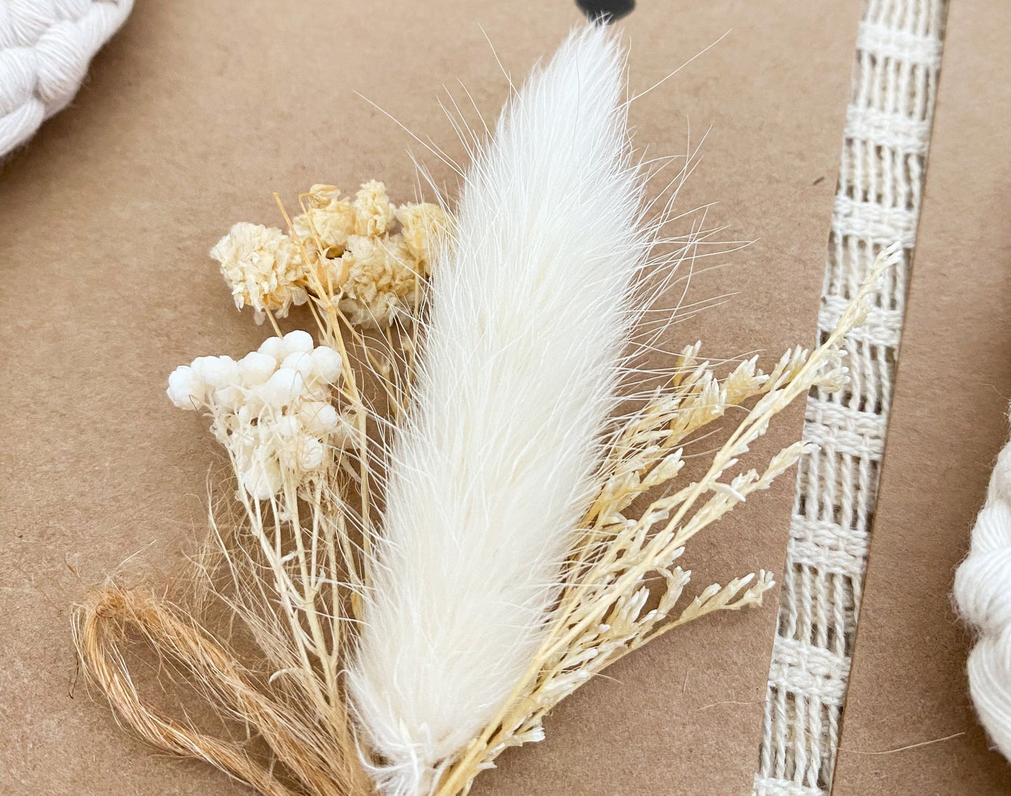 Makramee Schlüsselanhänger | Geschenkkarte mit Mini Trockenblumenstrauß | Beste Mama |