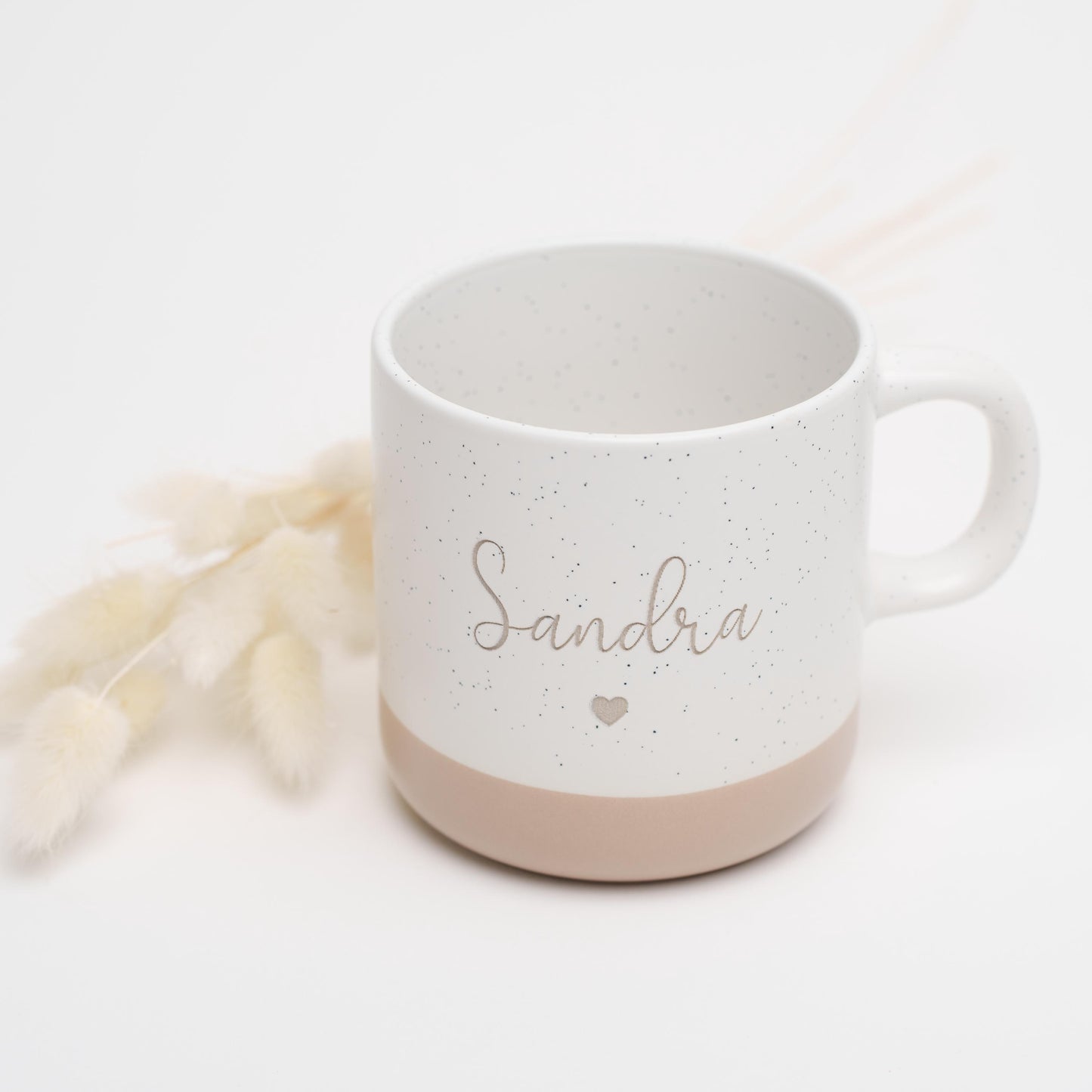 Personalisierte Keramiktasse mit Namen und Herz