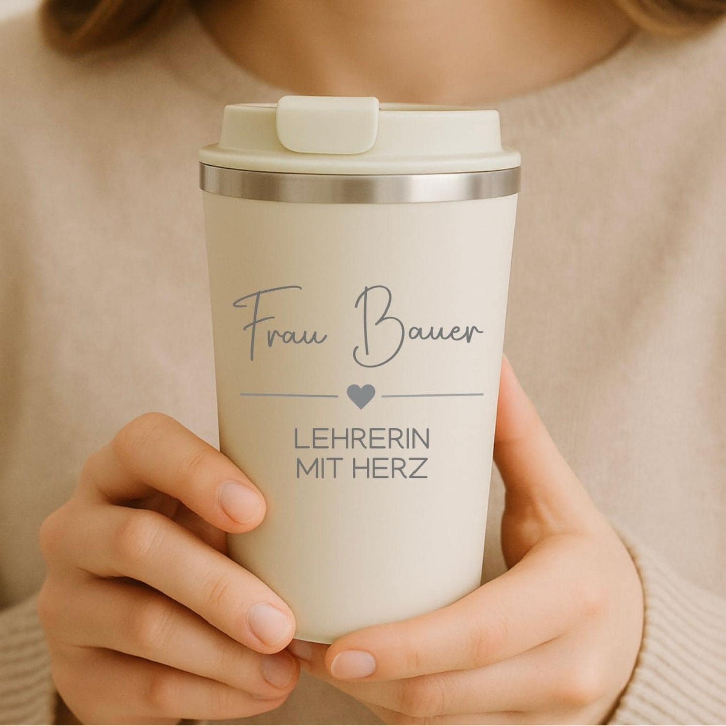 Geschenk Lehrerin | Abschiedsgeschenk | Schule Abschied | Dankeschön Geschenkidee | Becher mit Gravur Lehrerin mit Herz | Thermobecher