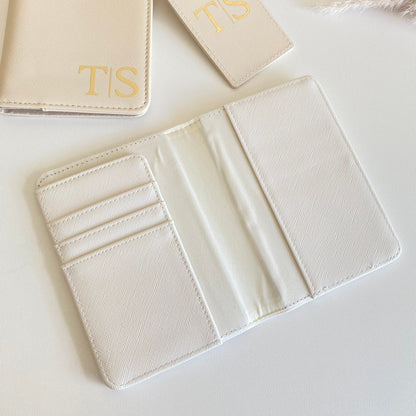 Personalisiertes Set Reisepasshülle + Kofferanhänger mit Initial | Personalisiertes Geschenk Frau Mama Freundin | Reisepass | Urlaub