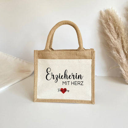 Personalisierte Jutetasche „mit Herz“ für Lehrerin und Erzieherin
