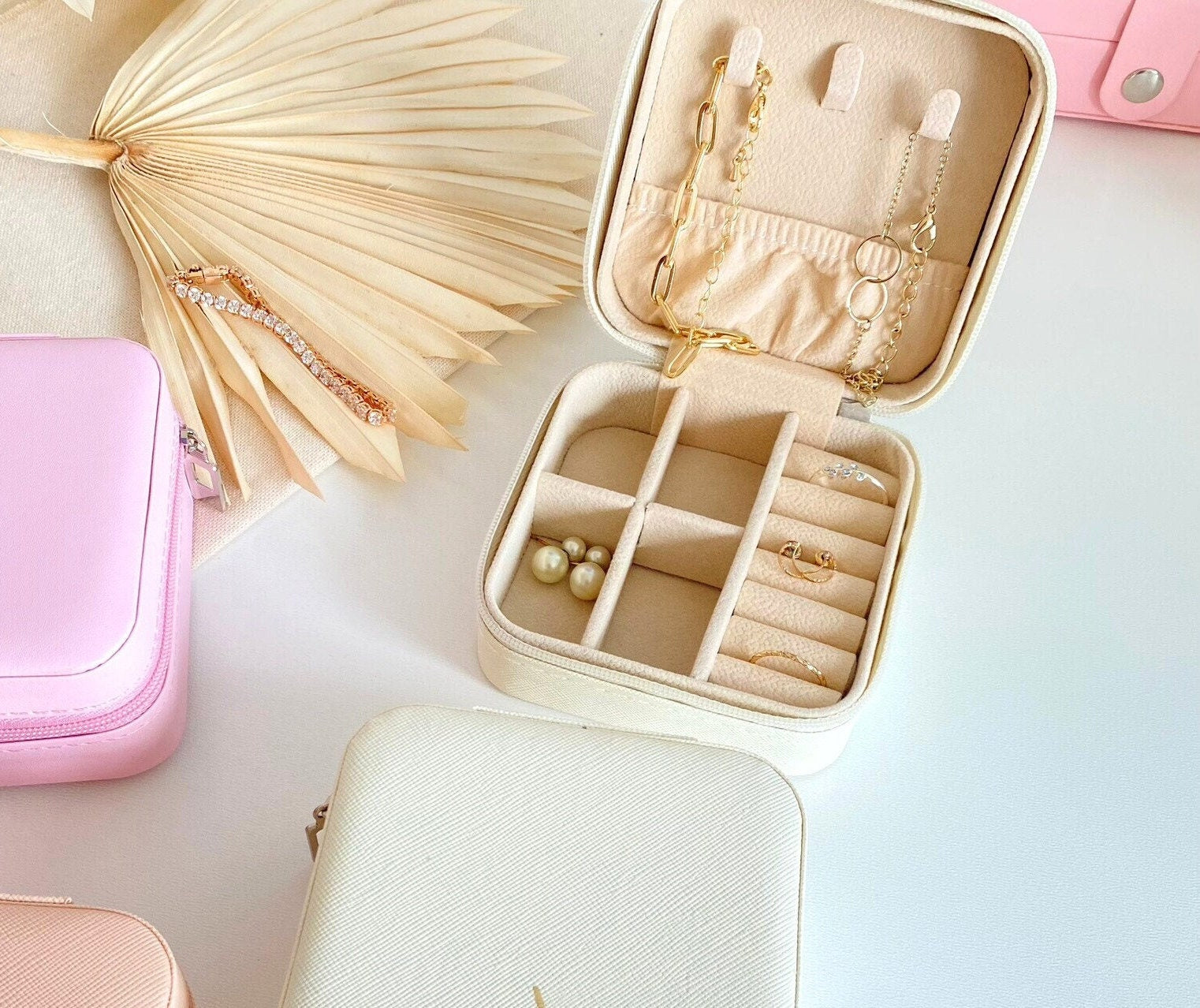 Personalisierte Schmuckbox mit Namen | Schmuckkästchen | Schmuck Organizer | Geschenk für Frauen und Mama | Geschenkidee | Geburtstag