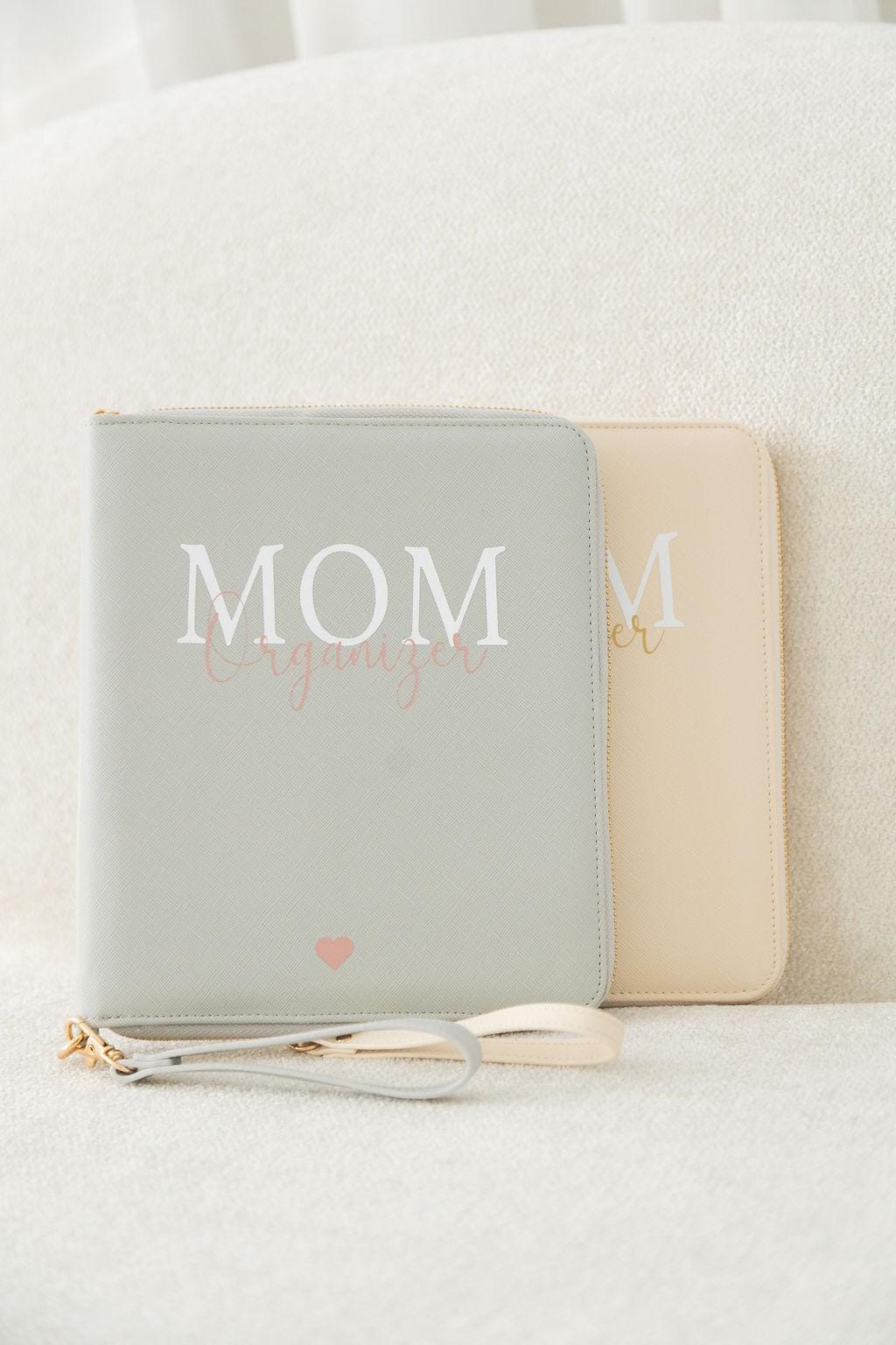 MOM Organizer | Personalisiert mit Namen | U-Heft Hülle | Planer personalisiert mit Wunschtext | Aufbewahrung Mutterpass, Impfpass