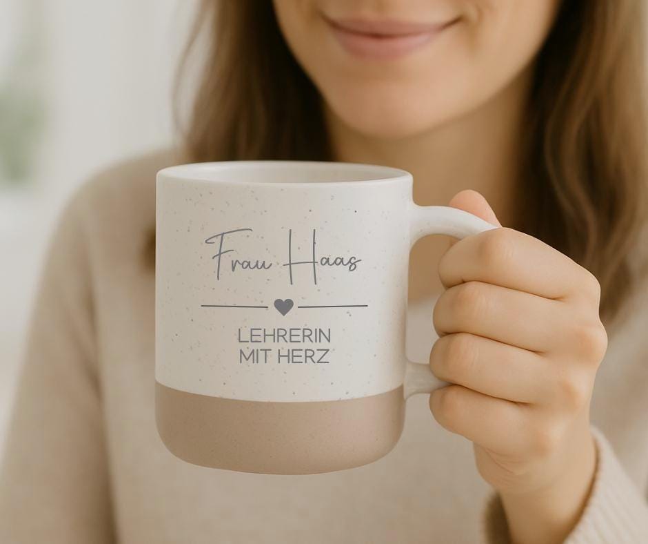 Geschenk Lehrerin | Abschiedsgeschenk | Schule Abschied | Dankeschön Geschenkidee | Tasse mit Gravur Lehrerin mit Herz | Kaffeetasse