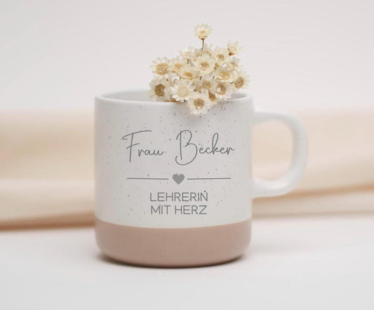 Geschenk Lehrerin | Abschiedsgeschenk | Schule Abschied | Dankeschön Geschenkidee | Tasse mit Gravur Lehrerin mit Herz | Kaffeetasse