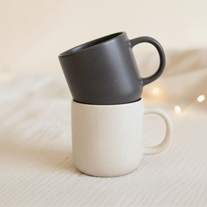 Personalisierte Keramiktasse mit Namen und Motiv