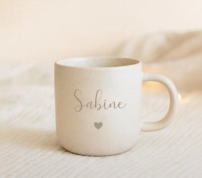 Personalisierte Keramiktasse mit Namen und Motiv