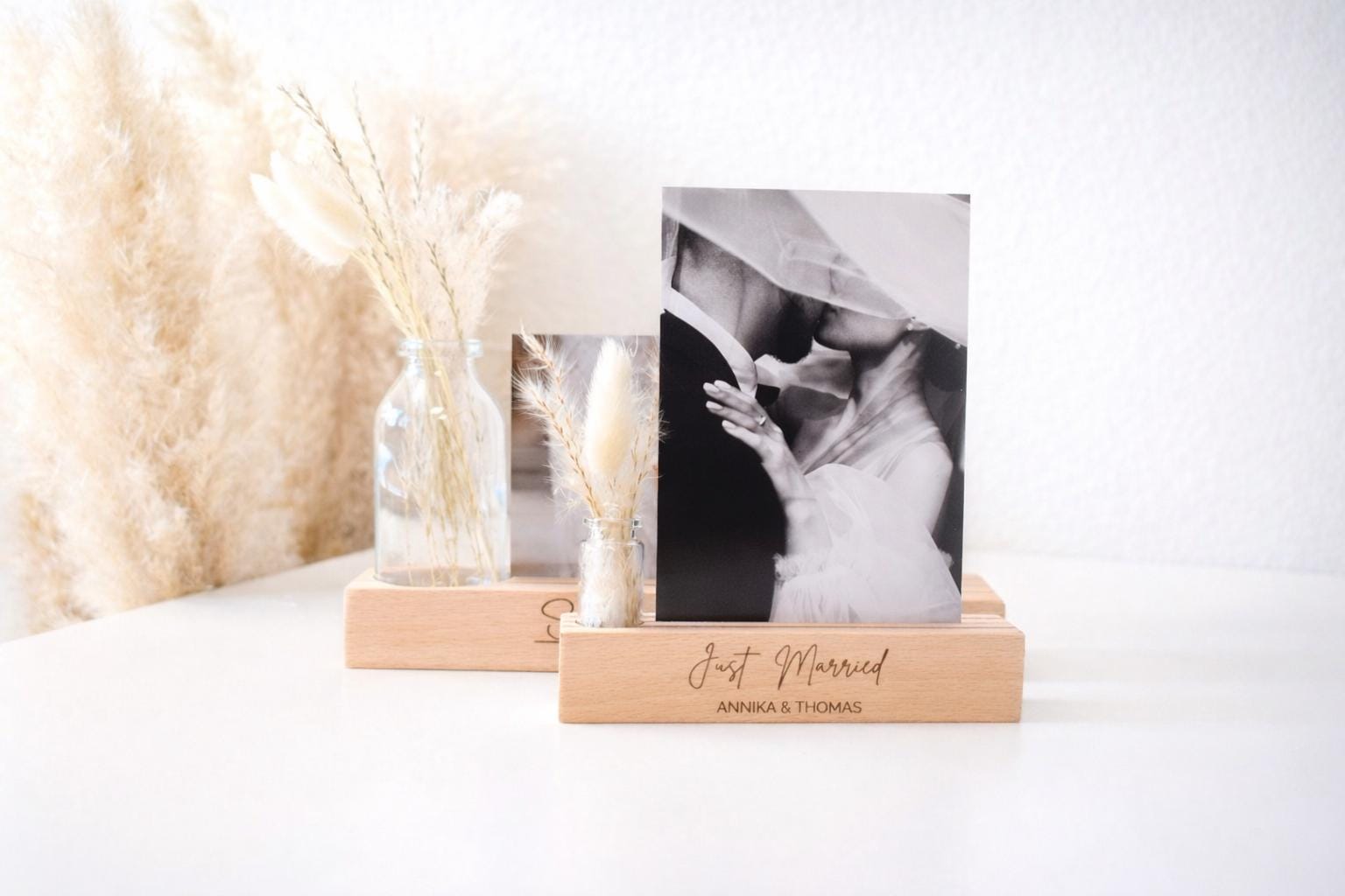 Personalisierter Kartenhalter aus Buchenholz „Just Married“ zur Hochzeit