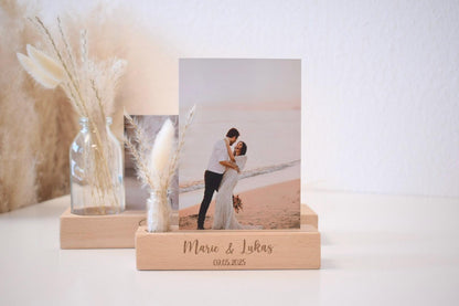 Personalisierter Kartenhalter aus Buchenholz zur Hochzeit
