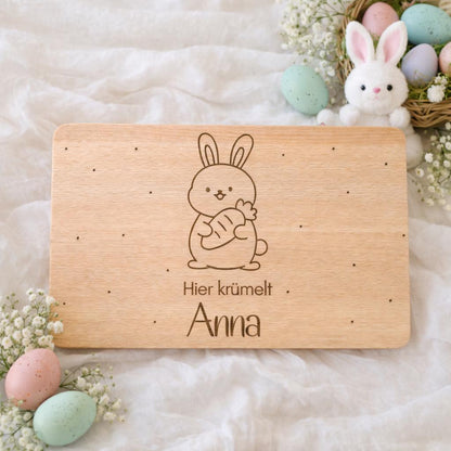 Personalisiertes Frühstücksbrett aus Buchenholz mit Hasenmotiv und Name