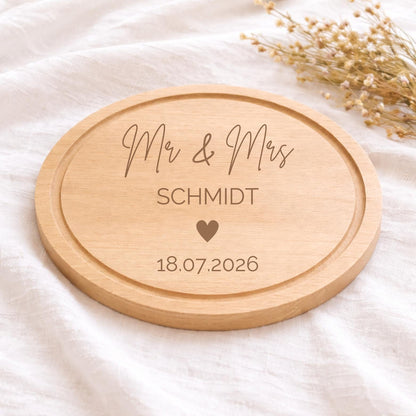 Personalisiertes Schneidebrett „Mr & Mrs“ zur Hochzeit