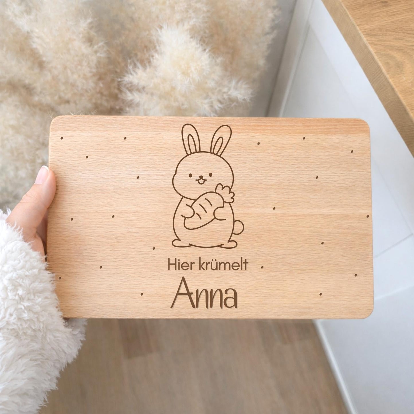 Personalisiertes Frühstücksbrett aus Buchenholz mit Hasenmotiv und Name