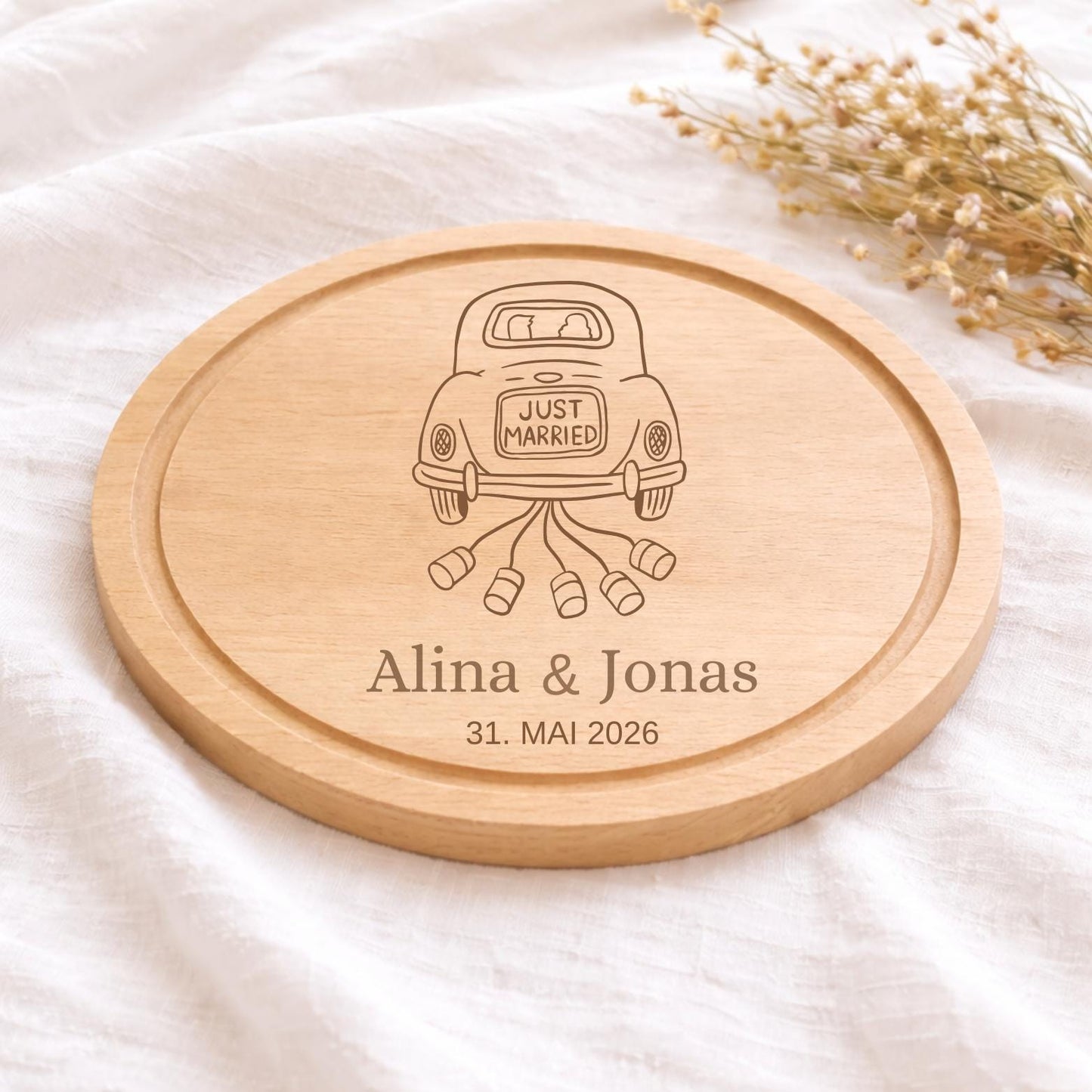 Personalisiertes rundes Schneidebrett „Just Married“ mit Namen und Hochzeitsdatum