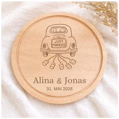 Personalisiertes rundes Schneidebrett „Just Married“ mit Namen und Hochzeitsdatum