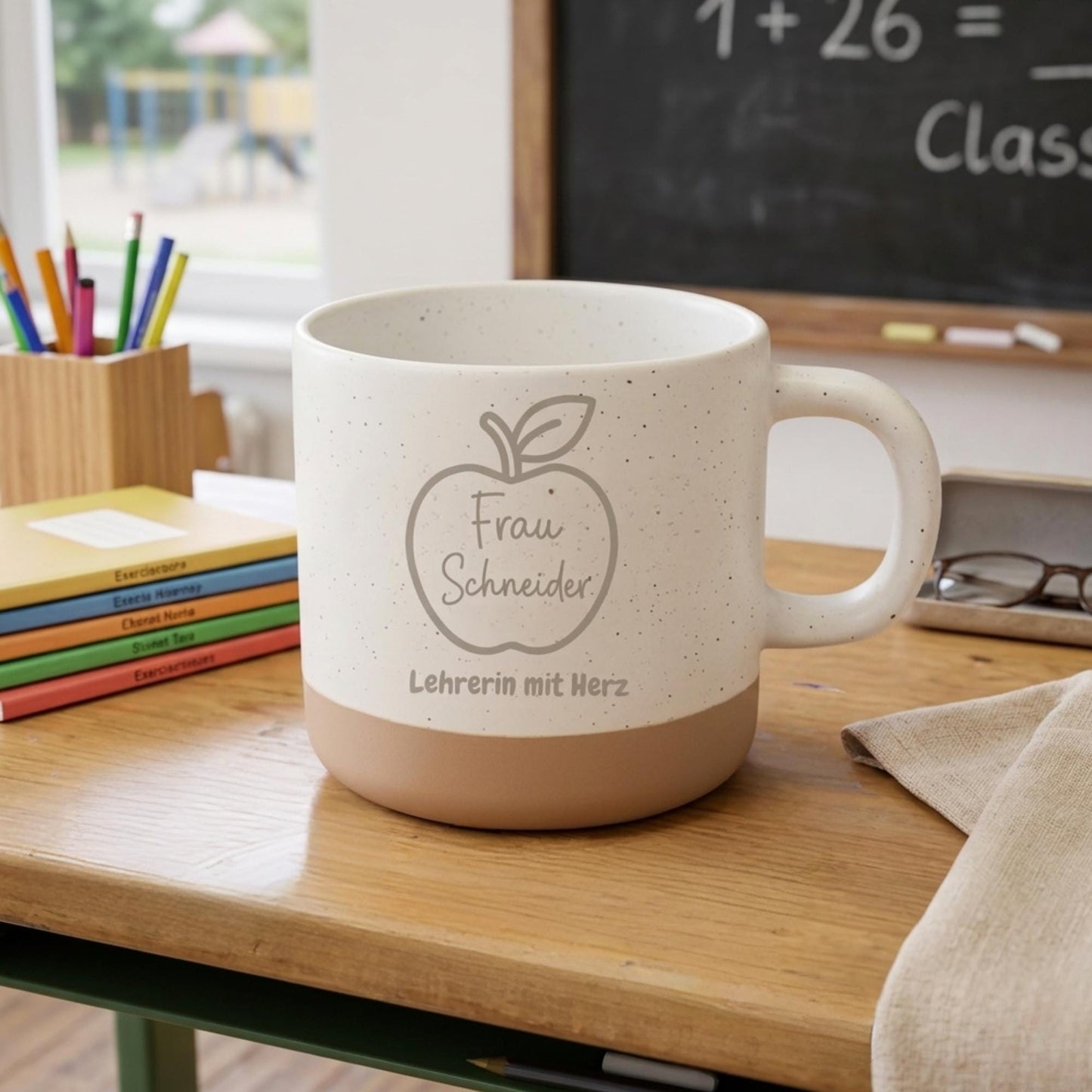 Personalisierte Keramiktasse „Lehrerin mit Herz“