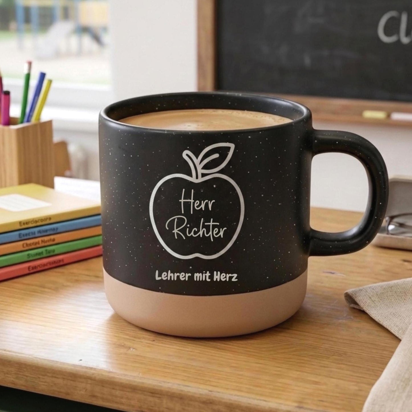 Personalisierte Keramiktasse „Lehrerin mit Herz“