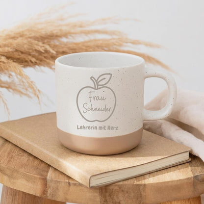 Personalisierte Keramiktasse „Lehrerin mit Herz“