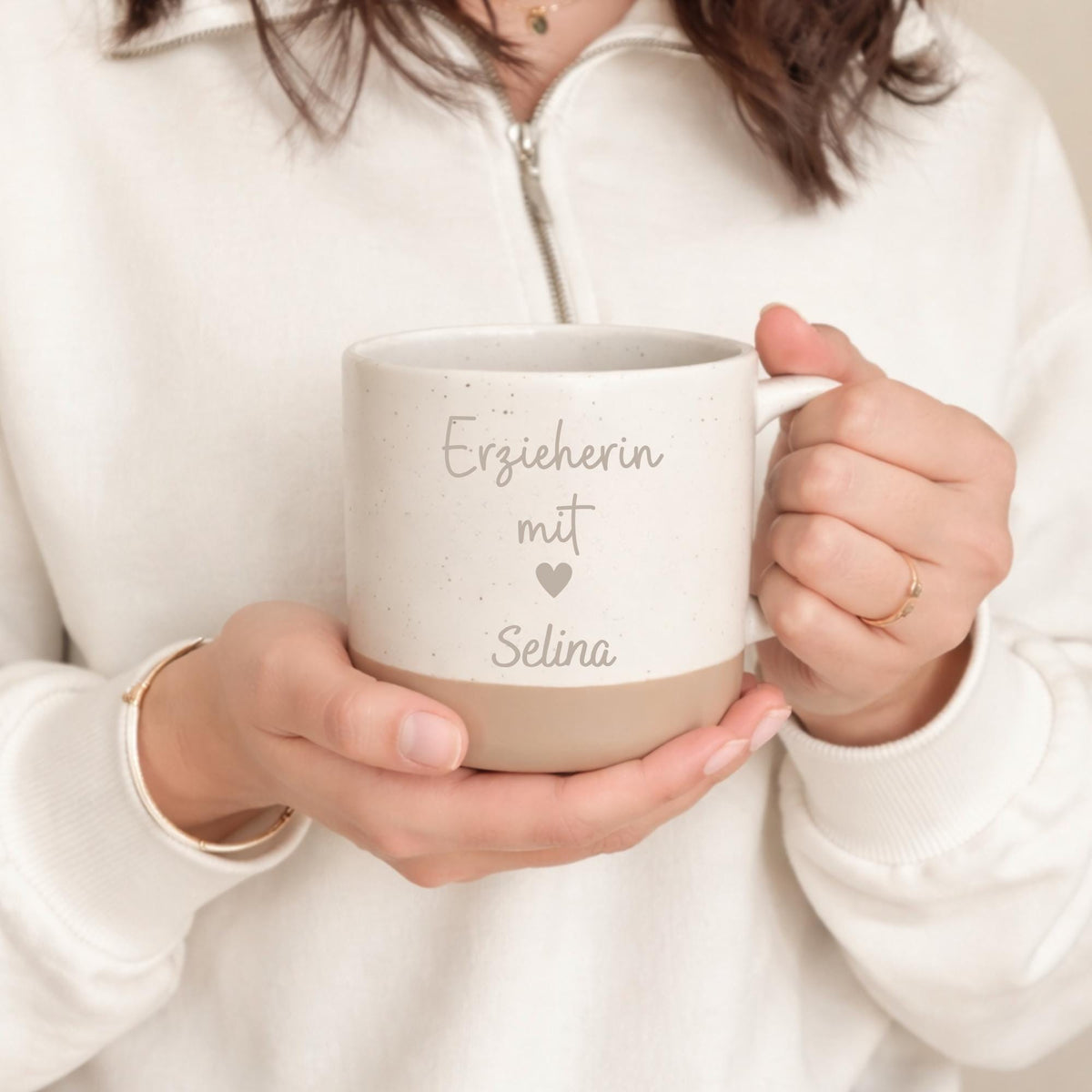 Personalisierte Tasse „Erzieherin mit Herz“, 360 ml