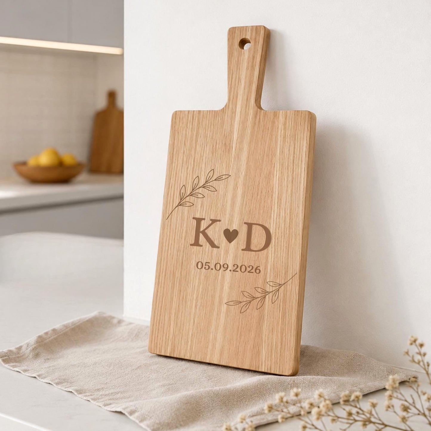 Personalisiertes Hochzeitsgeschenk | Schneidebrett mit Initialen | Monogramm Brautpaar | Geschenk zur Hochzeit | Holzbrett mit Datum