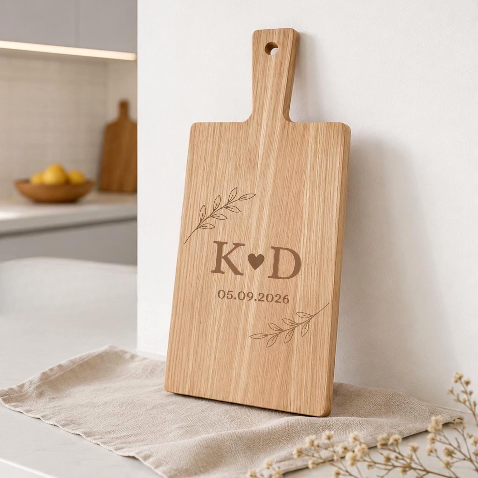Personalisiertes Hochzeitsgeschenk | Schneidebrett mit Initialen | Monogramm Brautpaar | Geschenk zur Hochzeit | Holzbrett mit Datum