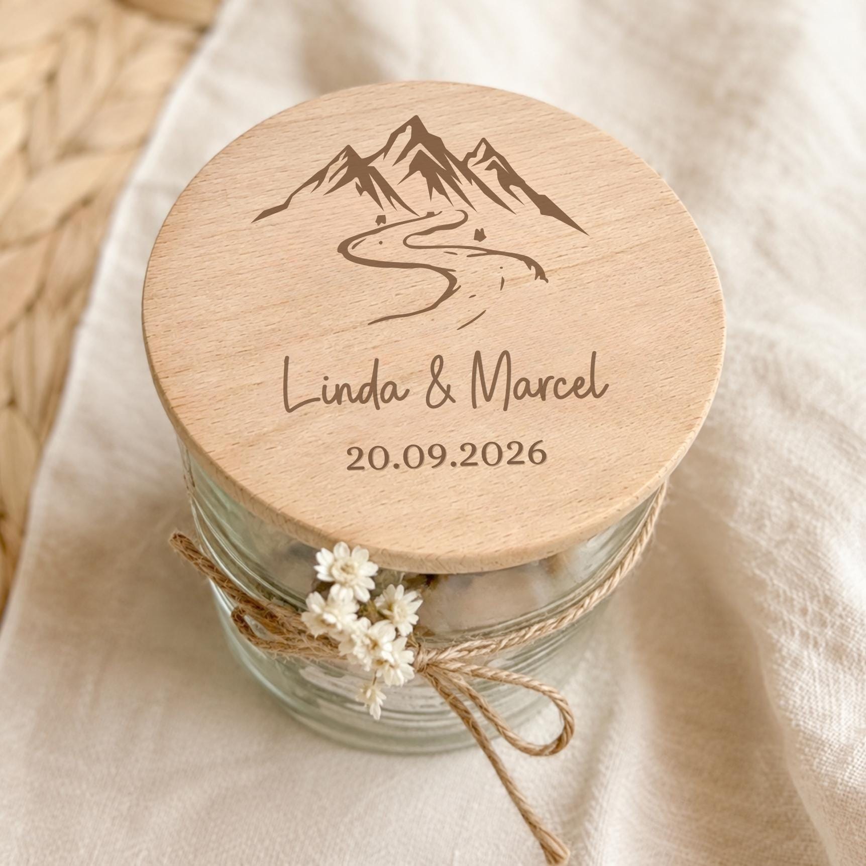 Personalisiertes Vorratsglas mit Bergmotiv zur Hochzeit