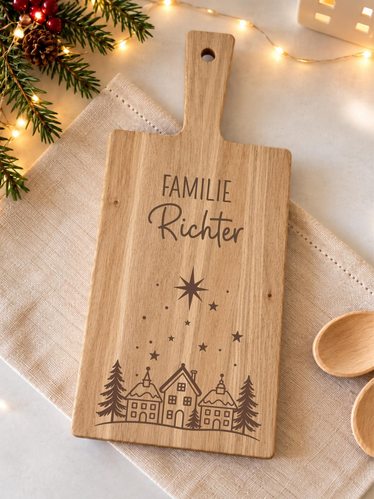 Personalisiertes Schneidebrett zu Weihnachten, Familienname – Produktansicht 2