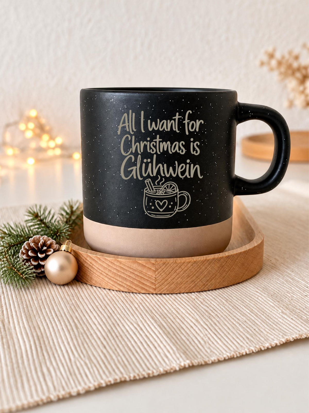 Keramiktasse „All I Want for Christmas is Glühwein“ – Produktansicht 3