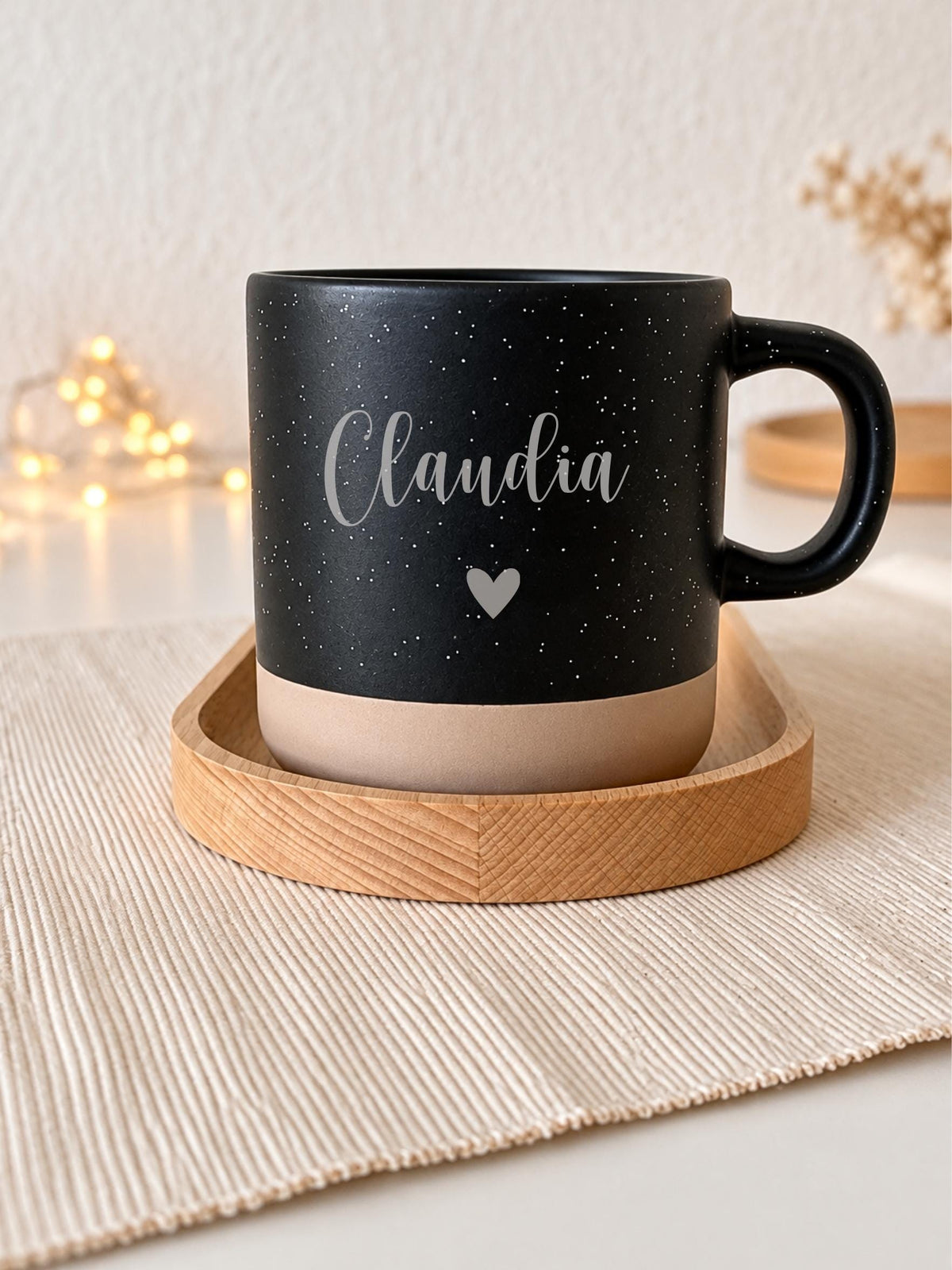 Keramiktasse mit Wunschname & Motiv, 360 ml – Produktansicht 3