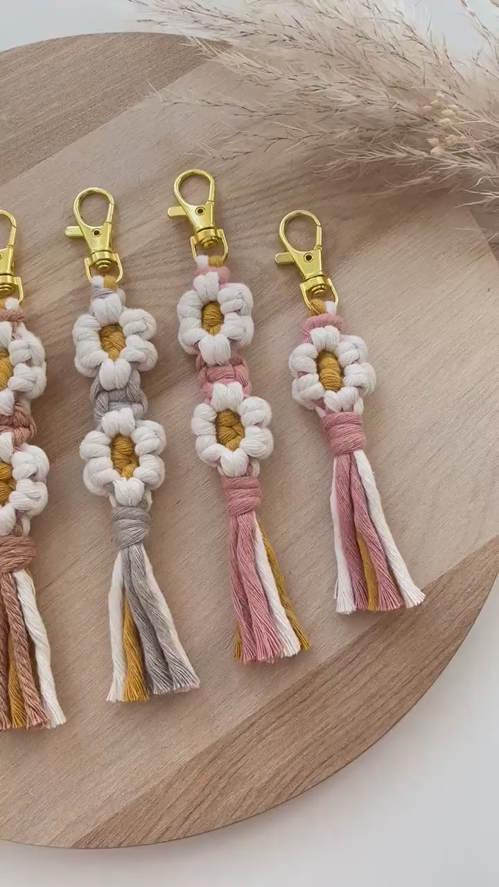 Makramee Schlüsselanhänger Schlüsselanhänger Gänseblümchen Taschenanhänger Blumen Geschenk für Frauen Mama Geburtstag